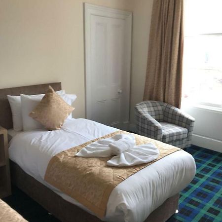Royal Guest House Неърн Екстериор снимка