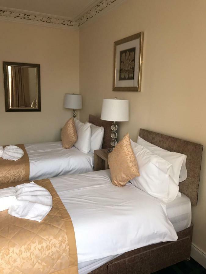 Royal Guest House Неърн Екстериор снимка